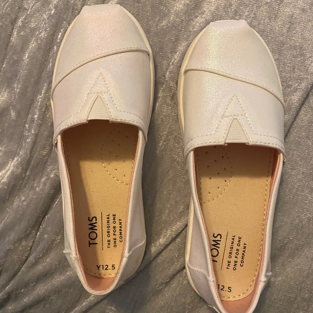 White Toms size 12.5 little kids brand new